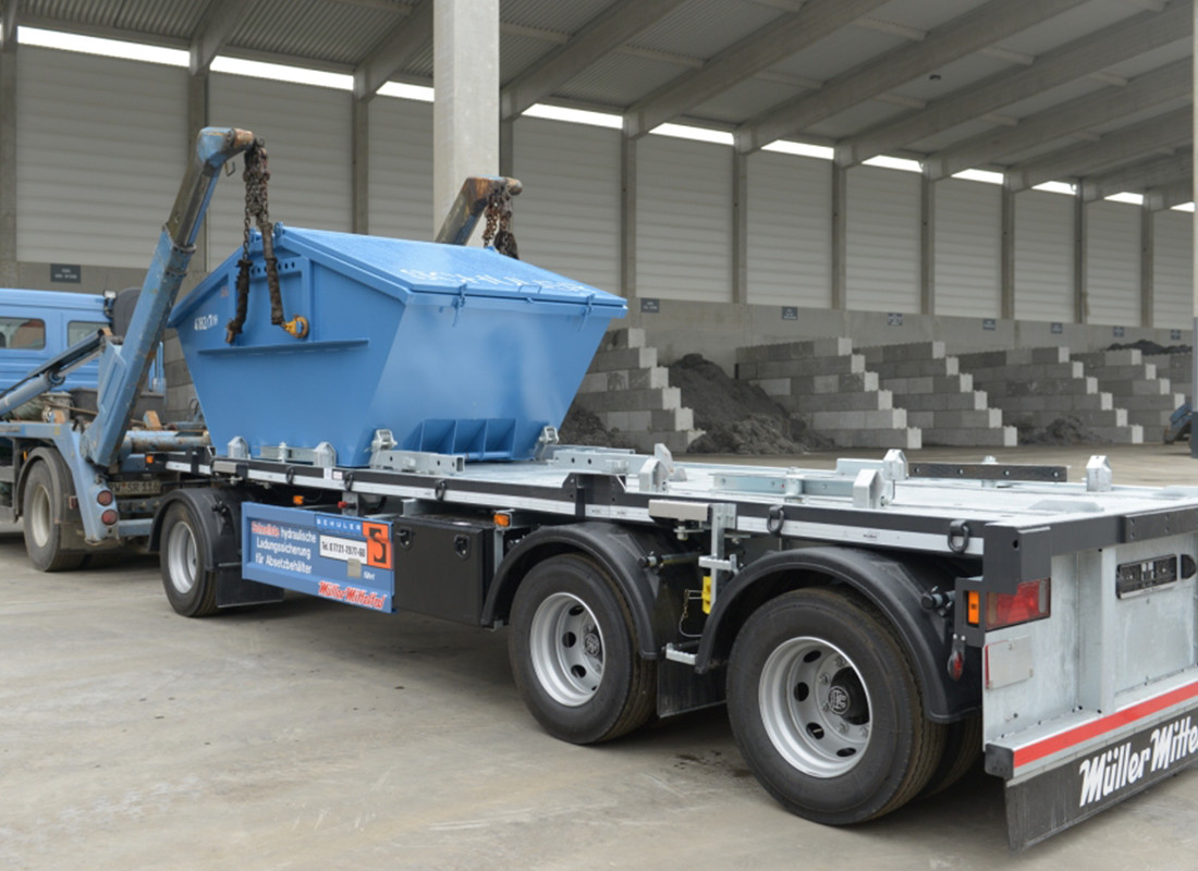 container_auf_Lkw