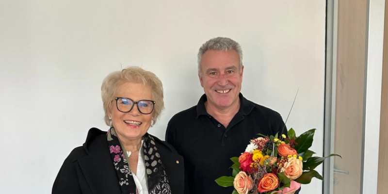 Wir dürfen unserem Mitarbeiter Thomas Eberhart zum 20-jährigen Jubiläum ganz herzlich gratulieren, uns für die langjährige Zusammenarbeit bedanken und ihm weiterhin alles Gute sowie viel Erfolg wünschen.